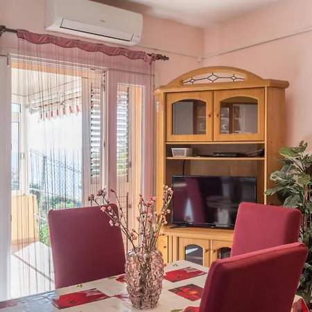 Daniela Apartament Zavalatica